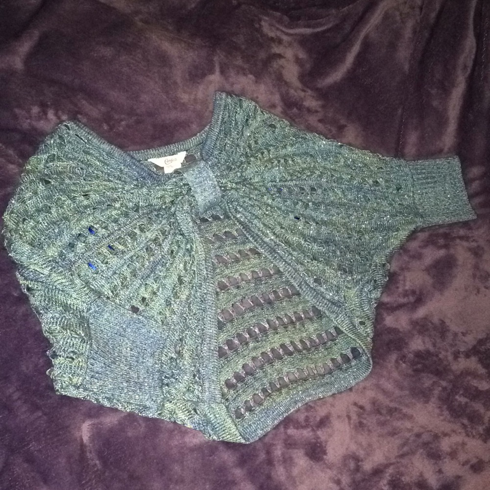 Candie’s blue poncho cover top
